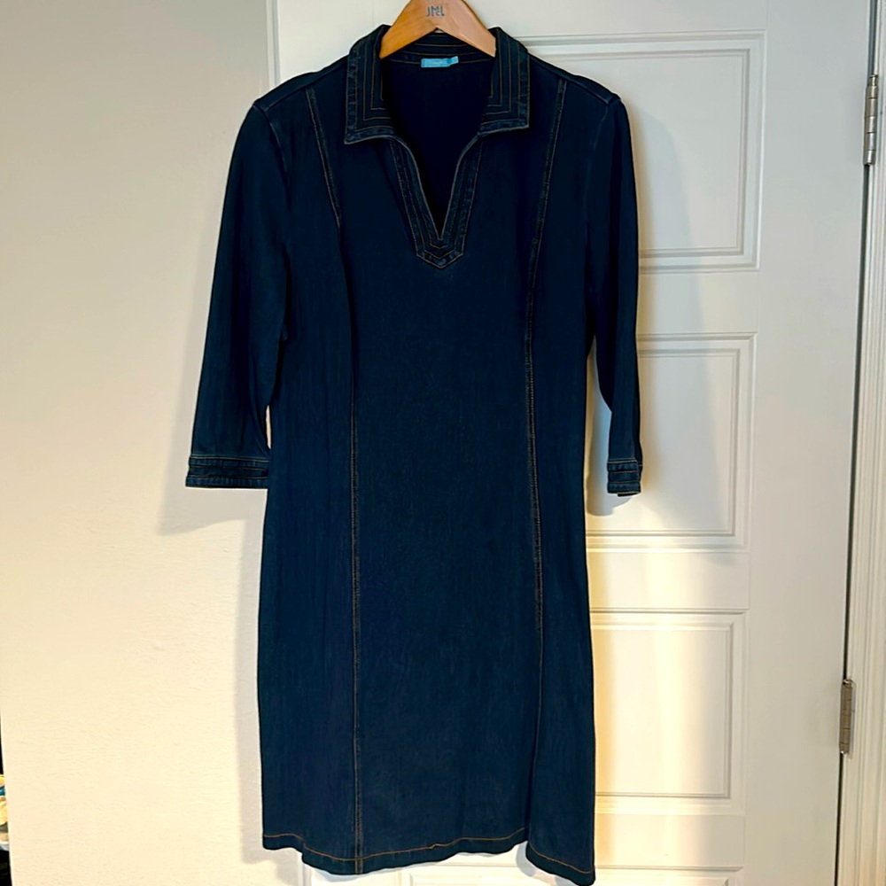 J. McLaughlin Cadence 3/4
Sleeve Split V Neck Collar Dark Denim-Size XL
